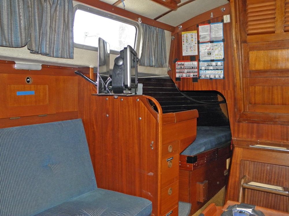 Saloon, Accommodation